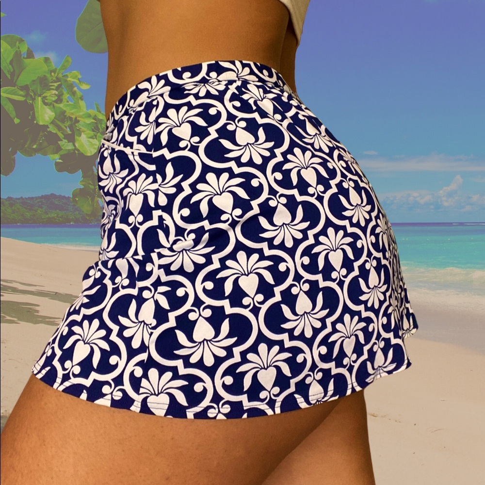 🏝Cute Blue and White Pattern Print Mini Skirt w/ Pockets!